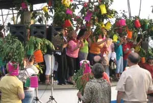  Celanovenses, durante una de las fiestas de &lsquo;A Ramallosa&rsquo; celebrada en la sede campestre de la HGV en Valle Fresco.