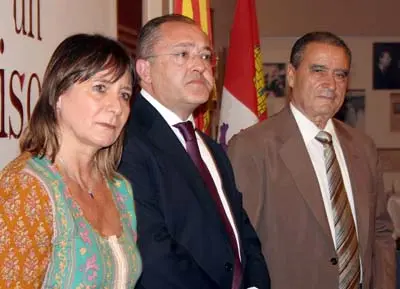 Julia Hernando, Félix Colsa y Pedro Bello, en el Centro Burgalés de Buenos Aires.