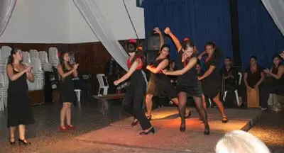  Un momento de la actuaci&oacute;n del grupo de flamenco.