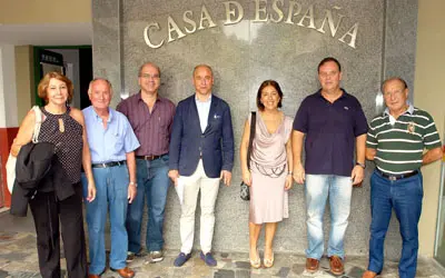 Los responsables de Benestar y de Emigración de la Xunta, en Casa de España.