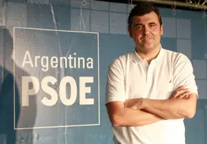 Ricardo Cortés, en la delegación del PSOE Argentina.