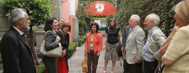  Anna Terr&oacute;n y Pilar Pin, durante la visita al 'Orfe&ograve; Catal&agrave; de M&egrave;xic'.