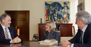 Roberto Varela, Josefina Delgado y Francisco López, durante la reunión.