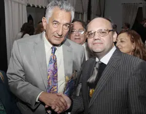 Alberto Rodríguez Saa, acompañado por Francisco José Rodríguez.