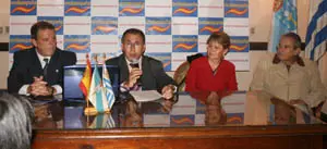  De izda. a dcha., Enrique Conde, Jorge Torres, Rosa Fuentes y José Segade, durante la presentación de la emisora.