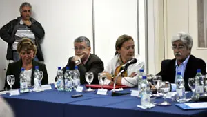 Antonio Ríos, presidente del Hogar, junto a la embajadora, Aurora Díaz Rato; el cónsul, Eduardo de Quesada; y la consejera, Rosa Fuentes.