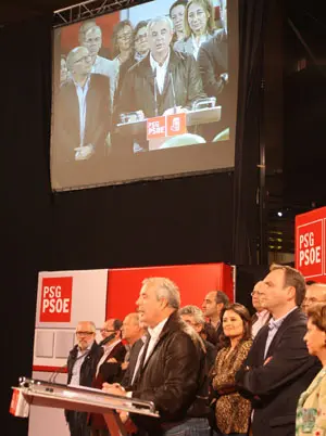Vázquez, en el inicio de campaña en Ourense.