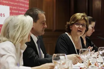 Carmen Caffarel, directora del Instituto Cervantes, explica algunas de las actividades que se celebrarán.