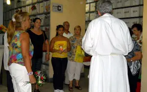  El padre Alberto Garc&iacute;a ofici&oacute; la ceremonia religiosa.