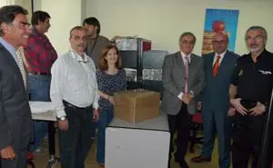 Representantes de partidos y dirigentes y funcionarios del Consulado.