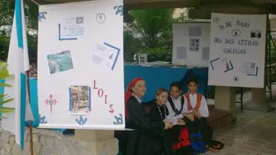 La secretaria de Cultura y Festejos, junto a varios de sus ‘pupilos’.