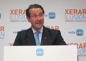  Gerardo Conde Roa, en la celebración de su victoria en Santiago.