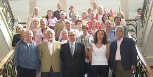 Foto de familia de la expedición que visitó la Diputación de Palencia.