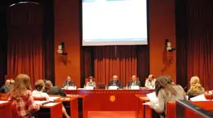  El conseller de Economía, durante la rueda de prensa de presentación del proyecto de presupuestos en el ‘Parlament’.