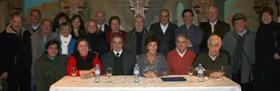  Integrantes de la Lista nº 1 ‘Unidos por nuestros derechos’ junto a los presidentes de la Federación de Sociedades Españolas, Pedro Bello, y del Club Español, José López.
