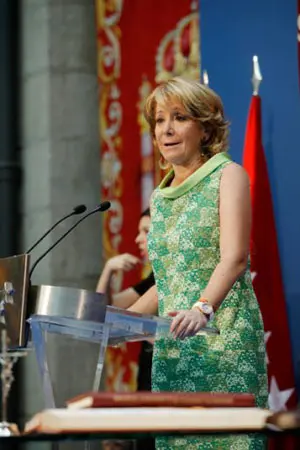 Esperanza Aguirre, durante su emotivo discurso.