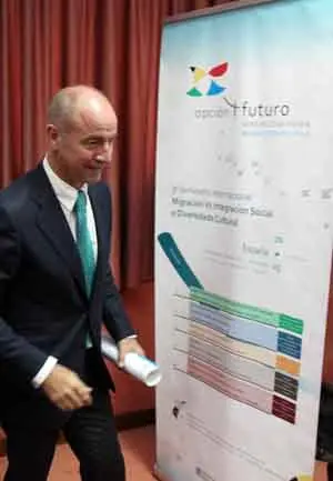 El responsable de Emigación de la Xunta recibió a los participantes en ‘Opçâo + Futuro'.