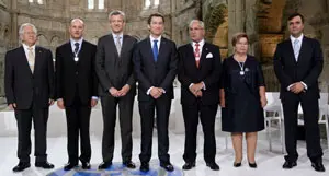 Modesto Seara, Antonio Fernández De Buján, Alfonso Rueda, Alberto Núñez Feijóo, Luis Espada, María del Carmen Porto y Roberto Tojeiro, tras la entrega de las Medallas Castelao 2011.