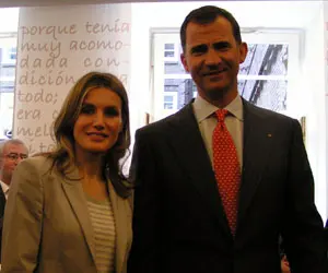 Los Príncipes, antes de irse, posaron para ‘Crónicas de la Emigración’.