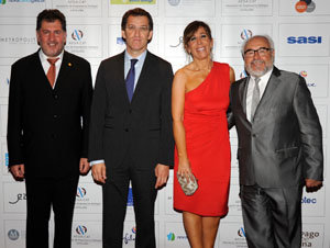 Amancio López, Alberto Núñez Feijóo, Alicia Sánchez-Camacho y Julio Fernández, en la entrega de premios.  