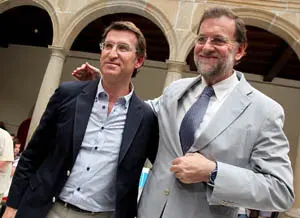 Mariano Rajoy y Alberto N&uacute;&ntilde;ez Feij&oacute;o, a su llegada al encuentro celebrado por el PP en Santiago. 