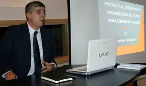 Ildefonso de la Campa, durante la primera conferencia que ofreci&oacute; en el Centro Galicia. 
