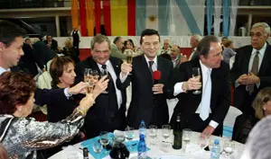 El banquete reuni&oacute; en la sede de la entidad a centenares de dirigentes e invitados. 