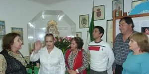  Carmenn Pérez toma juramento a la nueva junta directiva del Centro Andaluz del Perú.