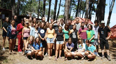 Todos los participantes del campo de trabajo que se desarrolló días atrás en las Islas Cies, en Vigo.