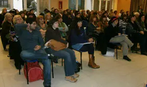  Parte del público asistente a la conferencia. 