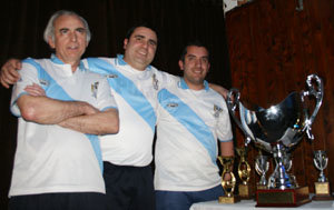  Los ganadores de la presente edición del ‘Torneo de Bolos Celta’, del equipo anfitrión.