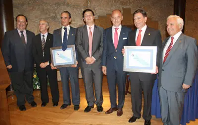 Galardonados y autoridades, durante el acto en el Auditorio Príncipe Felipe.