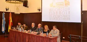  Integrantes de la Asamblea, durante la reunión.