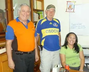 Diógenes Rivas, el cronista y la secretaria ejecutiva.