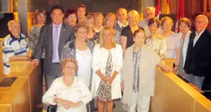Isabel Carrasco con los participantes en el programa 'Añoranza 2011'.