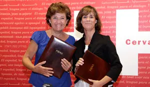 Carmen Caffarel –a la izquierda– y Berta Fraguas, tras la firma del convenio.