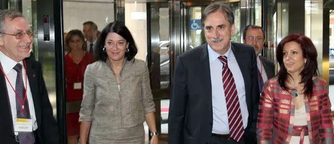 El ministro Valeriano Gómez, a su llegada a la Consejo. 