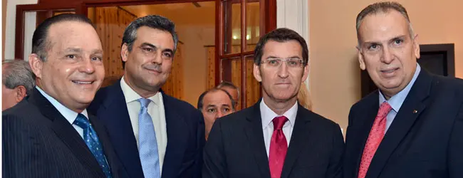 De izda. a dcha., Alberto Alemán Zubieta, administrador del Canal de Panamá; Jesús Silva, embajador; Alberto Núñez Feijóo, y el empresario Ricardo Gago.