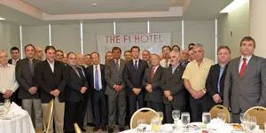 Feij&oacute;o mantuvo un encuentro con empresarios gallegos antes de inaugurar el Foro Galicia-Panam&aacute;.