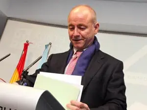  Santiago Camba, secretario xeral de Emigración de la Xunta de Galicia. 
