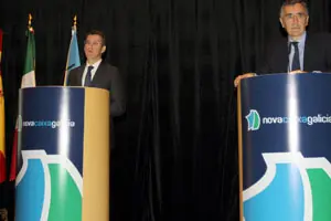 Alberto Núñez Feijóo y José María Castellano, presidente de NCG Banco, durante el acto en México. 