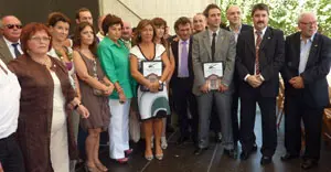 Beatriz Mato –en el centro-, junto a asistentes al Día de Galicia en Euskadi.