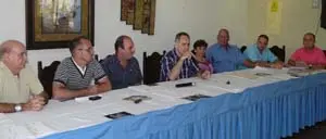  Parte de la nueva Junta Directiva del CGPLC.