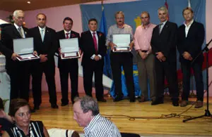  Acto de entrega de las placas a Los Bandos Llaniscos.