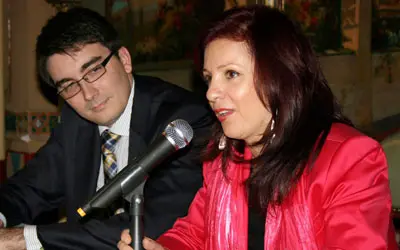  Pilar Pin y Leandro Pavón, durante la presentación del libro. 