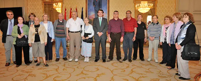 El alcalde de Salamanca, Alfonso Fernández Mañueco, junto a los participantes en esta edición de la ‘Operación Añoranza’.
