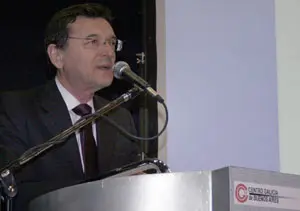  Vila Al&eacute;n, durante su intervenci&oacute;n en el aniversario del Centro Galicia del pasado a&ntilde;o. 