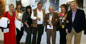  Los artistas, durante la inauguración de la muestra, patrocinada por la Secretaría de Cultura del PSOE-Argentina.