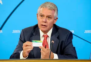  Francisco Menacho, durante la presentación de la Tarjeta. 