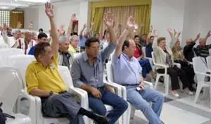  Los asistentes aprueban el Informe de Gestión.